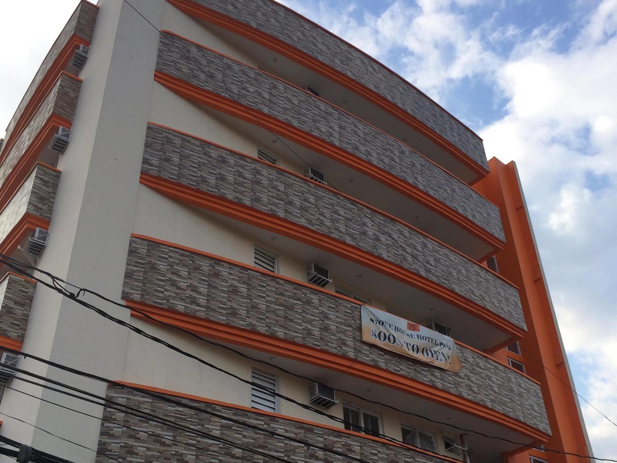 Stone House Hotel Pasay Exteriör bild